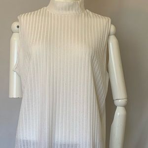 White knit top sleeveless